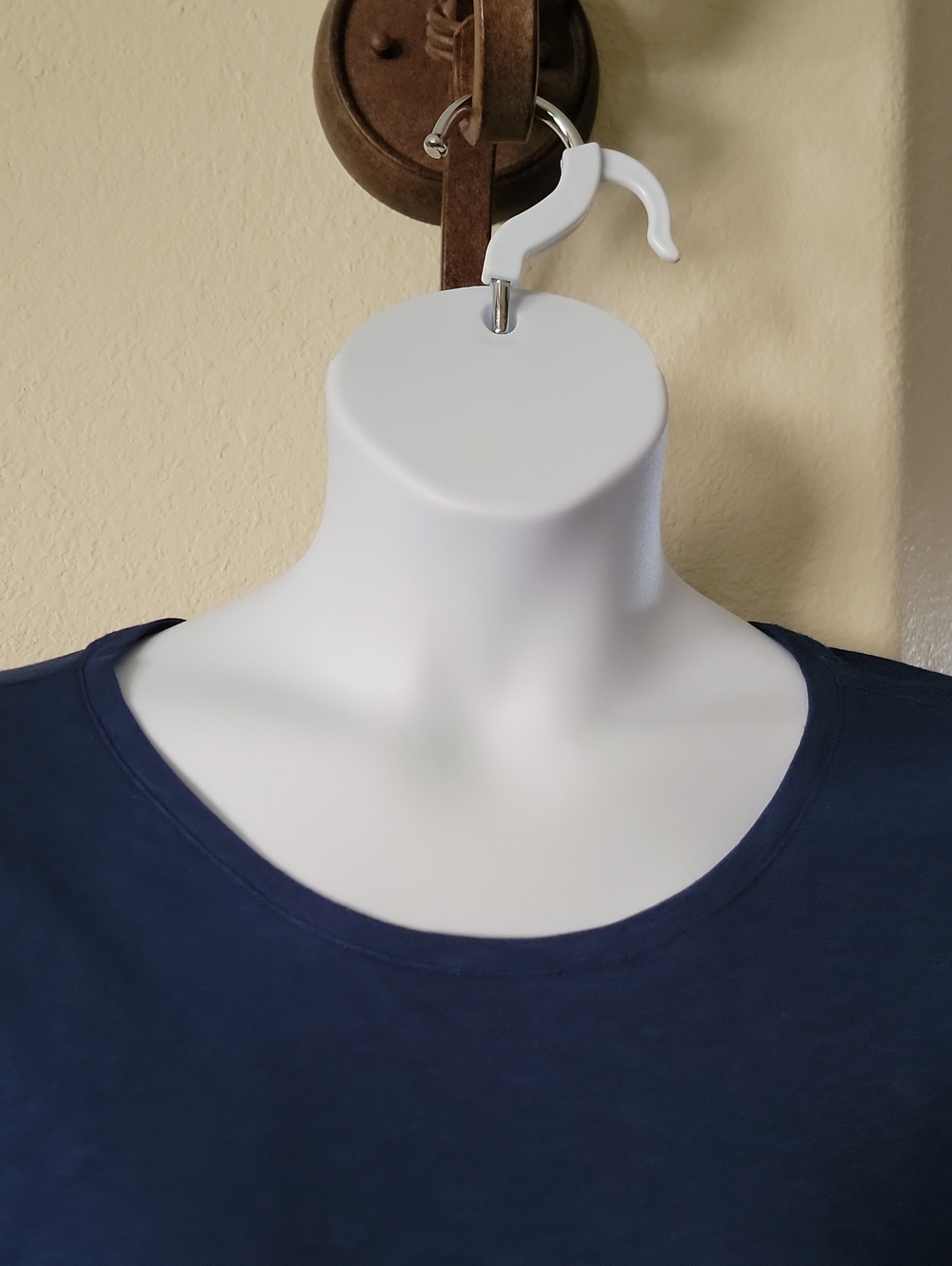 SONOMA Short Sleeve Embroidered Sleeve Top Navy Blue Size XL NWT - Picture 3 of 9